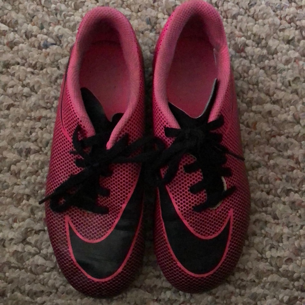 Soccer cleats